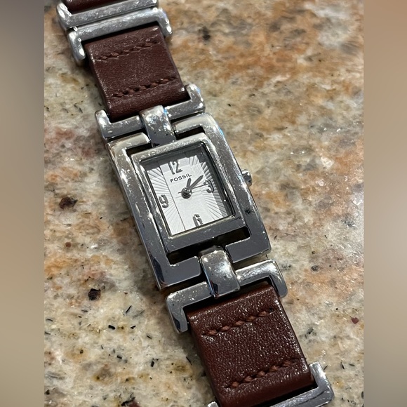 Fossil Leather Watch - Picture 2 of 7